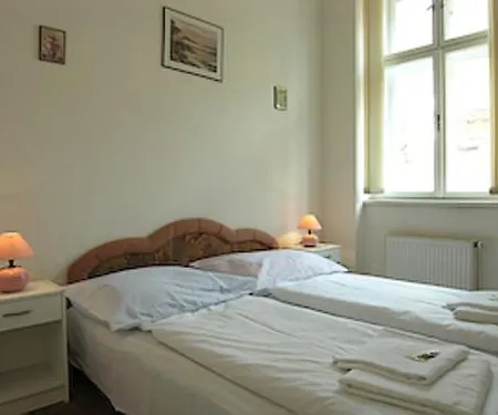 Center Apartment *